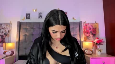 Linda Fosterr online show from May 12, 2026, 8:17 pm