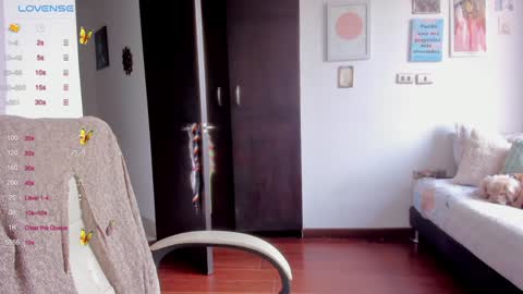 Giggles  online show from January 15, 2025, 1:41 pm