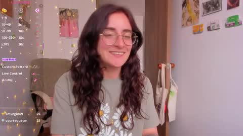 Giggles  online show from October 29, 2025, 8:43 pm