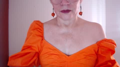 Snapshot of linda_hanna1977 chatting on February 12, 2026, 3:51 pm Linda Hanna online show from February 12, 2026, 3:51 pm