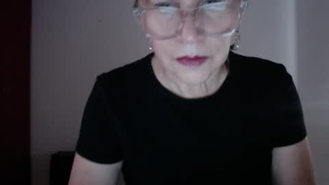 Snapshot of linda_hanna1977 chatting on February 16, 2026, 5:31 pm Linda Hanna online show from February 16, 2026, 5:31 pm