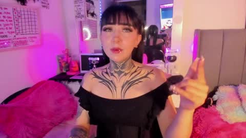 Lindaa maria  online show from April 2, 2026, 1:36 am