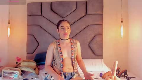 Snapshot of linda_saenz1 chatting on February 21, 2025, 2:48 pm Linda Saenz online show from February 21, 2025, 2:48 pm