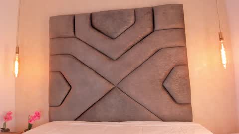 Snapshot of linda_saenz1 chatting on March 6, 2025, 5:54 pm Linda Saenz online show from March 6, 2025, 5:54 pm