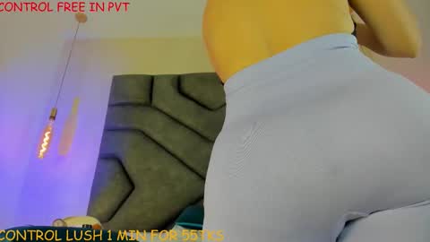 Snapshot of linda_saenz1 chatting on November 19, 2025, 11:43 am Linda Saenz online show from November 19, 2025, 11:43 am