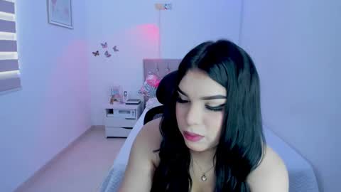 Snapshot of linda_zaam8386 chatting on October 5, 2025, 6:06 pm   online show from October 5, 2025, 6:06 pm