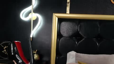 Linda online show from April 25, 2026, 3:53 am