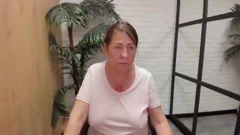 Linda online show from June 15, 2026, 1:02 pm