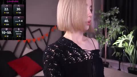 Snapshot of lindathacker chatting on September 15, 2025, 4:34 am your Linda is back online show from September 15, 2025, 4:34 am