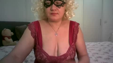 Snapshot of lindaxsmile chatting on March 2, 2025, 7:34 pm LindaXSmile online show from March 2, 2025, 7:34 pm