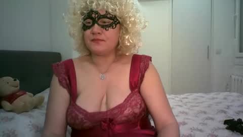 Snapshot of lindaxsmile chatting on March 4, 2025, 11:43 pm LindaXSmile online show from March 4, 2025, 11:43 pm
