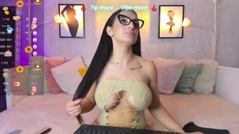 Snapshot of lindsaydeee chatting on February 25, 2025, 5:25 pm Alexandra online show from February 25, 2025, 5:25 pm
