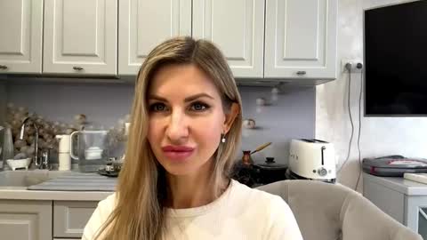 Snapshot of lindsyzinda chatting on February 5, 2026, 6:18 am Rita online show from February 5, 2026, 6:18 am