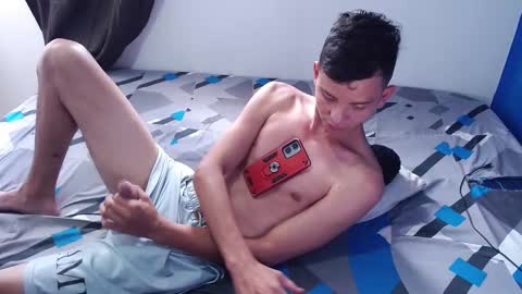 Snapshot of linger420 chatting on January 15, 2025, 4:54 pm linger420 online show from January 15, 2025, 4:54 pm