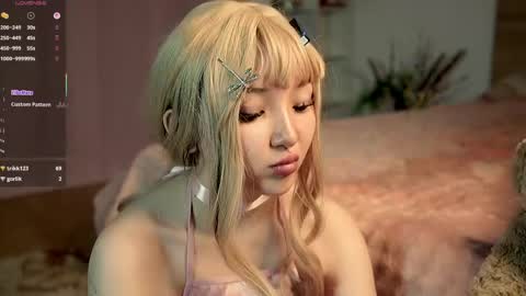 Snapshot of linhmew chatting on May 12, 2026, 9:12 pm Linh - online show from May 12, 2026, 9:12 pm