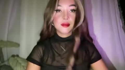 linkingqueens online show from December 4, 2025, 10:24 am