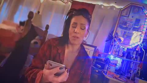 Snapshot of linuxgirlsudosu chatting on January 9, 2025, 12:19 pm linuxgirlsudosu online show from January 9, 2025, 12:19 pm