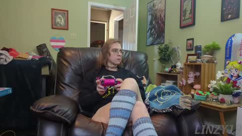 Linzy19 online show from January 21, 2025, 6:23 pm