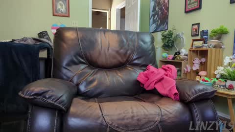 Linzy19 online show from January 23, 2025, 6:56 pm