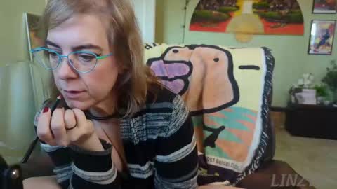 Linzy19 online show from September 26, 2025, 2:43 pm