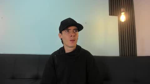 Snapshot of lio_____ chatting on March 2, 2026, 3:20 am Lio online show from March 2, 2026, 3:20 am