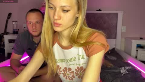 Snapshot of lion_and_kitty chatting on April 8, 2026, 5:46 pm Daisy and Ratibor online show from April 8, 2026, 5:46 pm