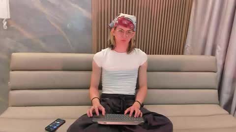 Lior evan online show from November 21, 2025, 11:31 am