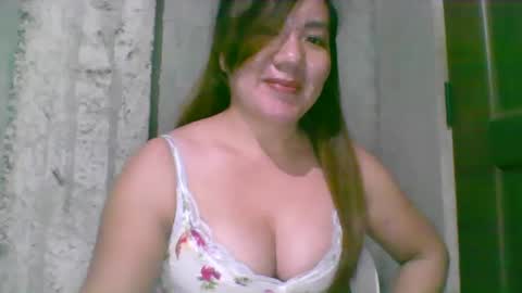 Snapshot of lipsofangel16 chatting on January 6, 2025, 4:44 pm im cherry online show from January 6, 2025, 4:44 pm
