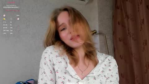 Lina online show from December 17, 2025, 1:33 am