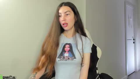 Lira revery online show from December 1, 2025, 2:27 am