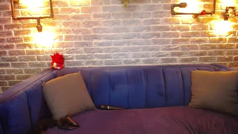 Lisa Caprice online show from February 14, 2025, 8:10 am