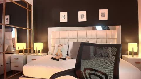 Snapshot of lisa_casper chatting on February 4, 2025, 6:38 pm Lisa online show from February 4, 2025, 6:38 pm