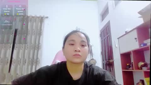 lisa_hanw online show from May 7, 2026, 3:50 pm