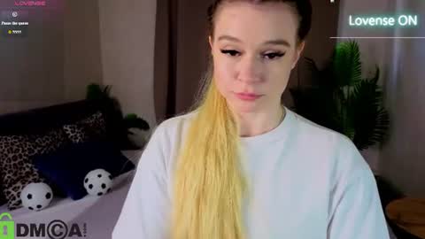 lisa_rabbit online show from July 14, 2026, 4:50 am