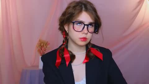  Lisa  online show from February 14, 2025, 10:17 am