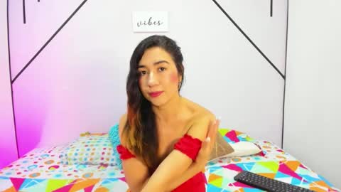 lisa white  online show from November 20, 2025, 12:49 pm