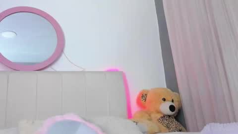 Snapshot of lisaa_a chatting on February 2, 2025, 3:21 am Lisa online show from February 2, 2025, 3:21 am