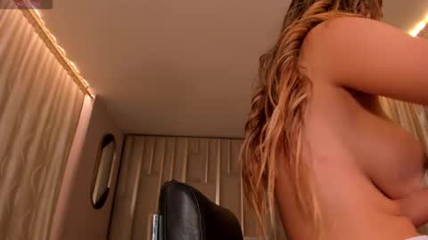 Snapshot of lisaflowersx chatting on February 24, 2026, 11:08 am Lisa Flowers online show from February 24, 2026, 11:08 am