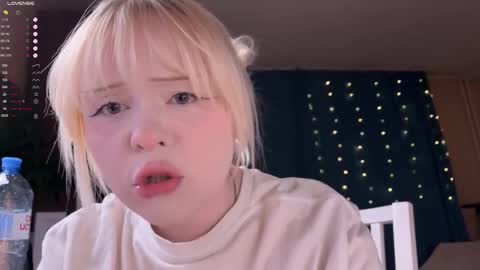 Snapshot of lisalaas chatting on February 28, 2026, 9:27 pm -Lisa- Help me to reach 100 thumbs up3 online show from February 28, 2026, 9:27 pm