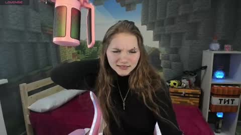 Lisa online show from March 5, 2025, 8:21 pm