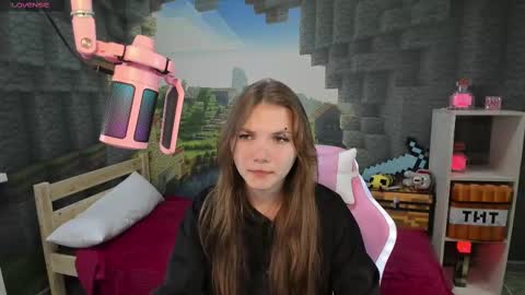 Lisa online show from March 12, 2025, 9:03 pm