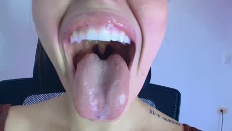 Lisbet online show from November 11, 2025, 8:53 pm