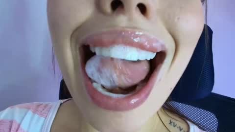 Snapshot of lisbet_21x chatting on December 19, 2025, 10:06 pm Lisbet online show from December 19, 2025, 10:06 pm