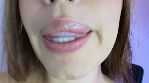 Snapshot of lisbet_21x chatting on January 6, 2026, 3:27 pm Lisbet online show from January 6, 2026, 3:27 pm