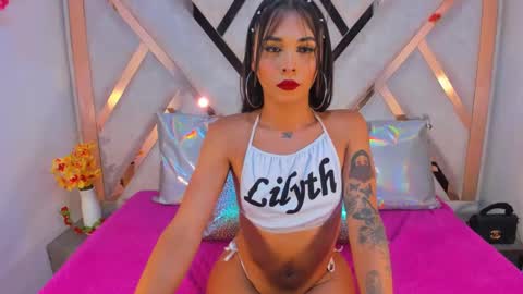 lily online show from November 3, 2025, 8:32 pm