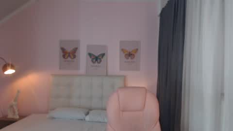 Snapshot of liss_black chatting on January 2, 2025, 4:24 pm Andrea online show from January 2, 2025, 4:24 pm