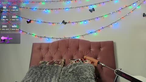 Snapshot of lissa_brown_ chatting on December 10, 2024, 1:54 am Lissa online show from December 10, 2024, 1:54 am