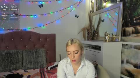 Snapshot of lissa_brown_ chatting on December 14, 2024, 1:50 am Lissa online show from December 14, 2024, 1:50 am