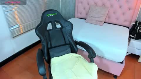 L I S S A  online show from November 14, 2025, 3:38 am