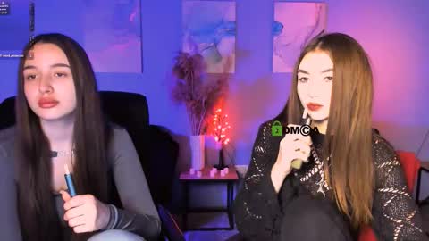 lissa_night online show from November 8, 2025, 10:04 am